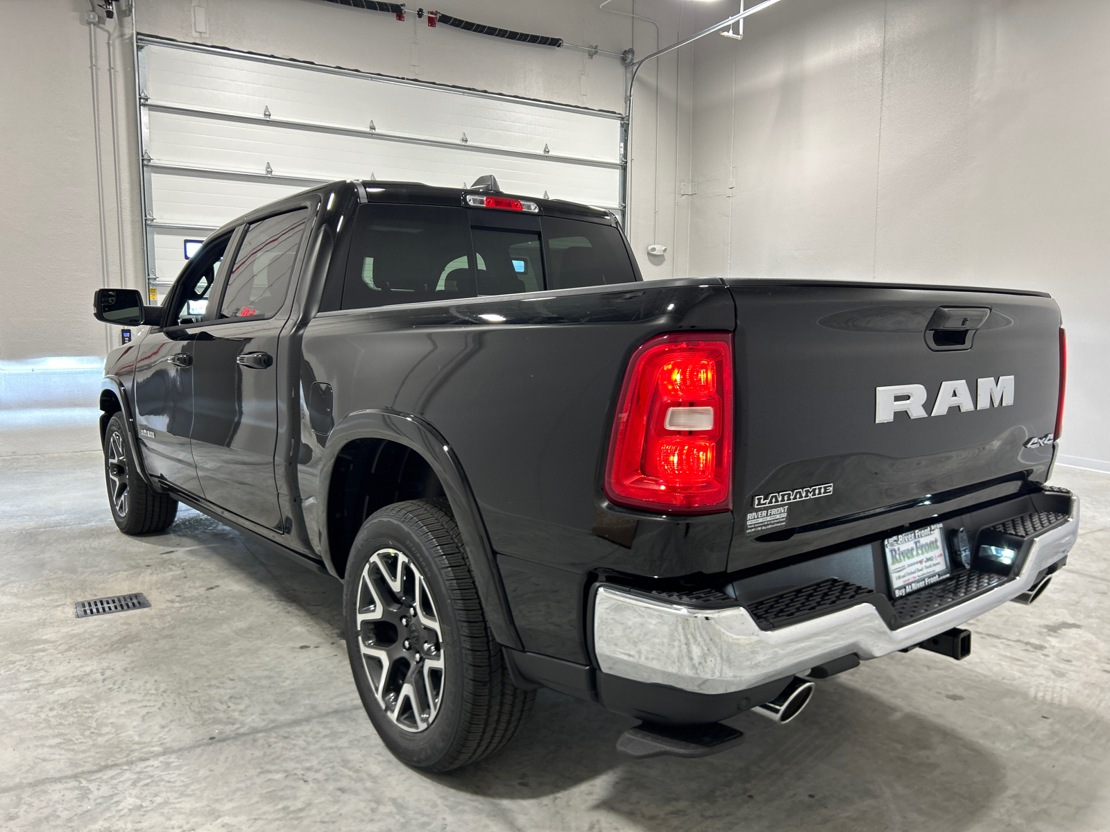 2025 Ram 1500 Laramie 8