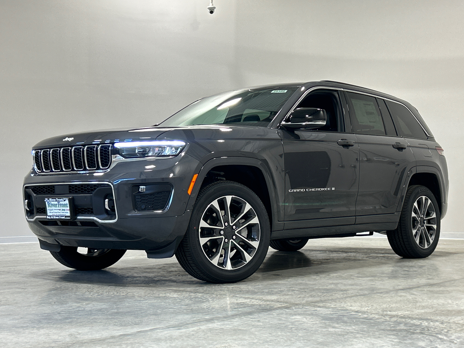 2025 Jeep Grand Cherokee  1