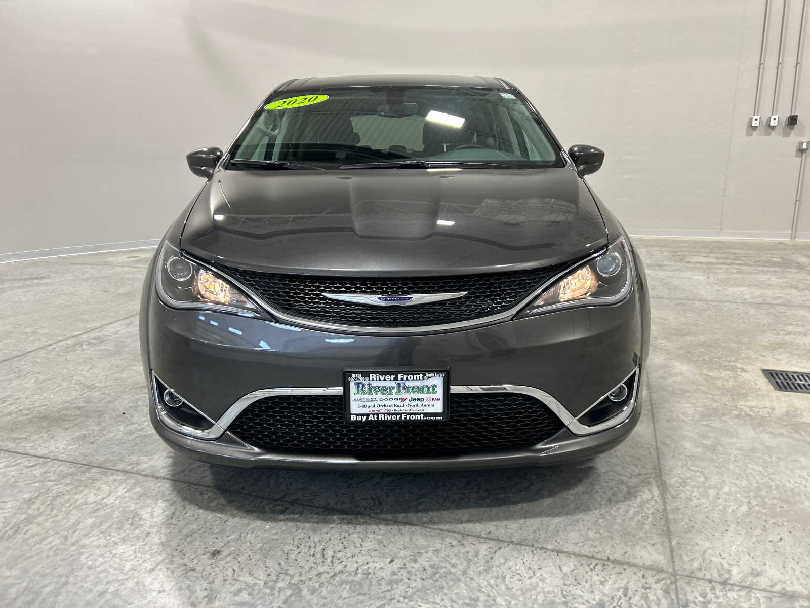 2020 Chrysler Pacifica Touring 3