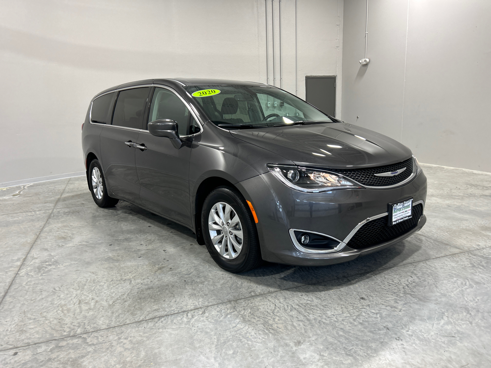 2020 Chrysler Pacifica Touring 4