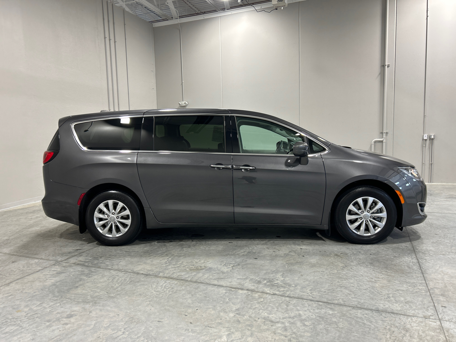 2020 Chrysler Pacifica Touring 5