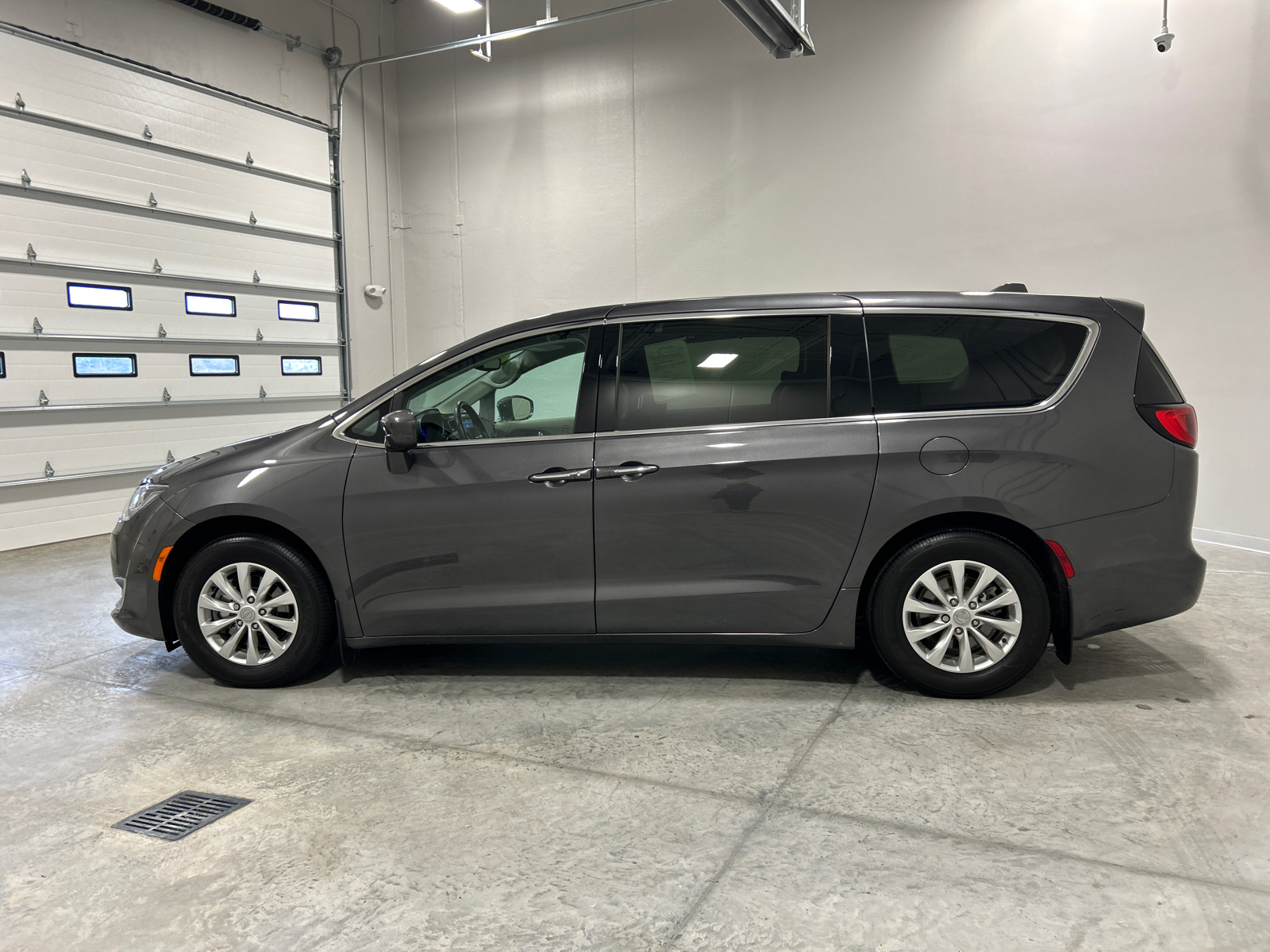 2020 Chrysler Pacifica Touring 9