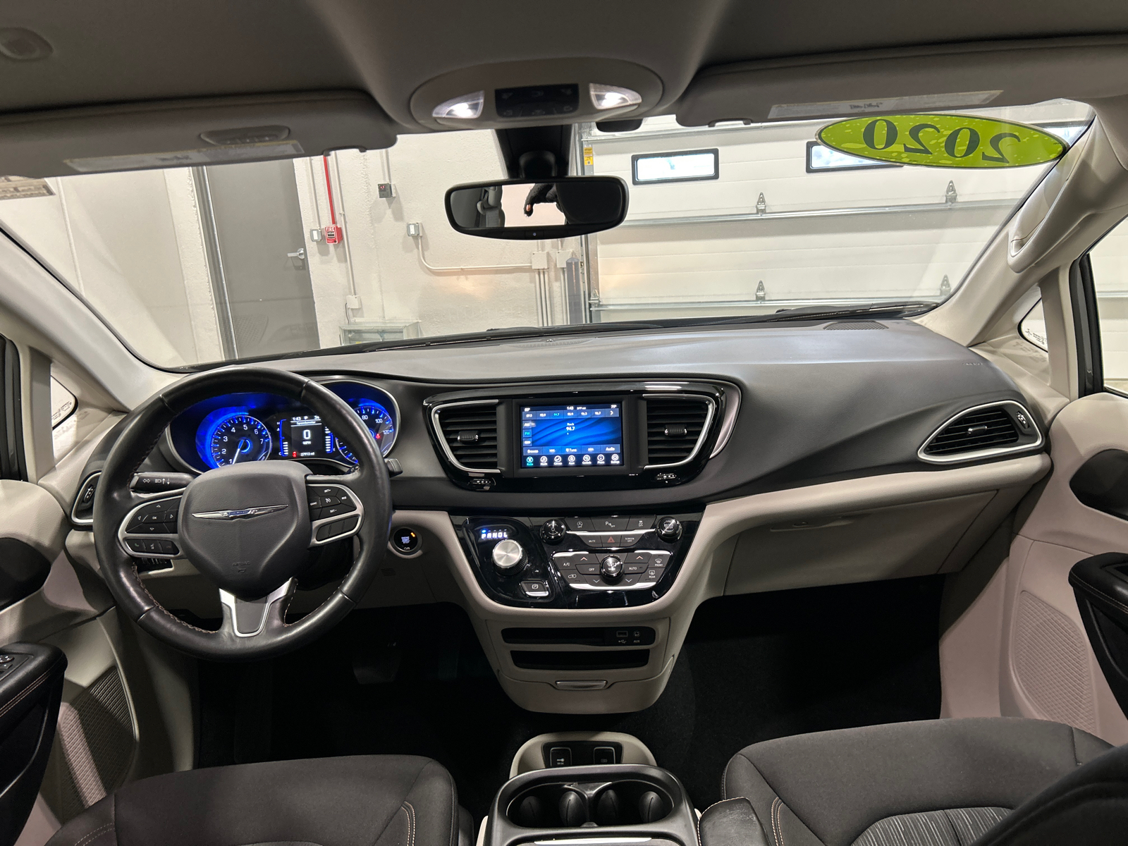 2020 Chrysler Pacifica Touring 29