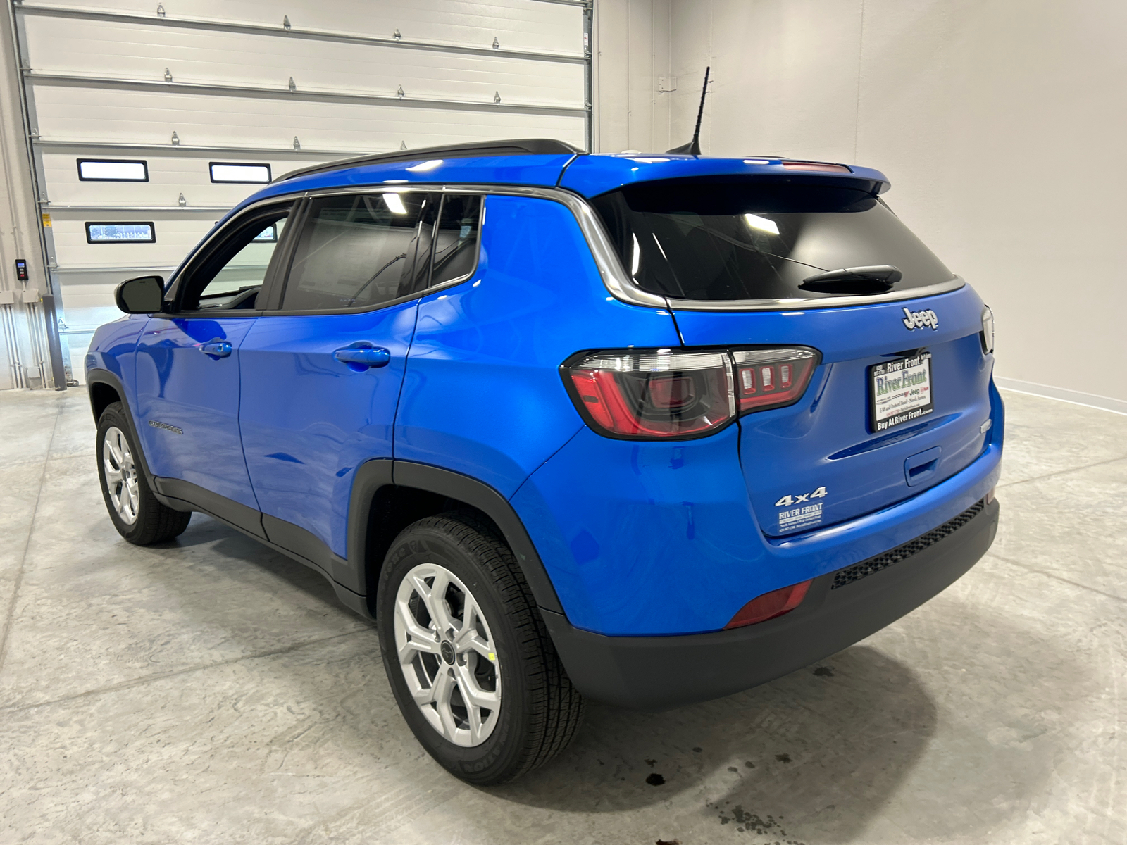 2025 Jeep Compass Latitude 8