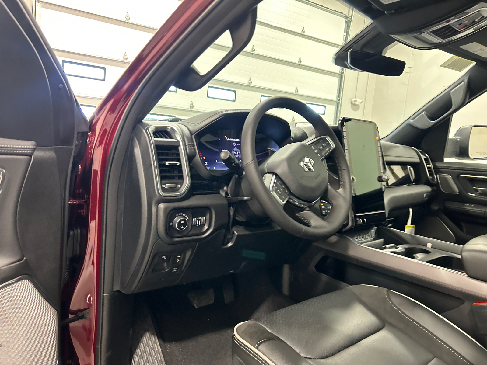 2025 Ram 1500 Laramie 18