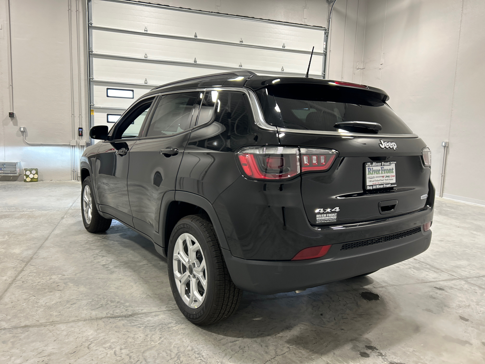 2025 Jeep Compass Latitude 8