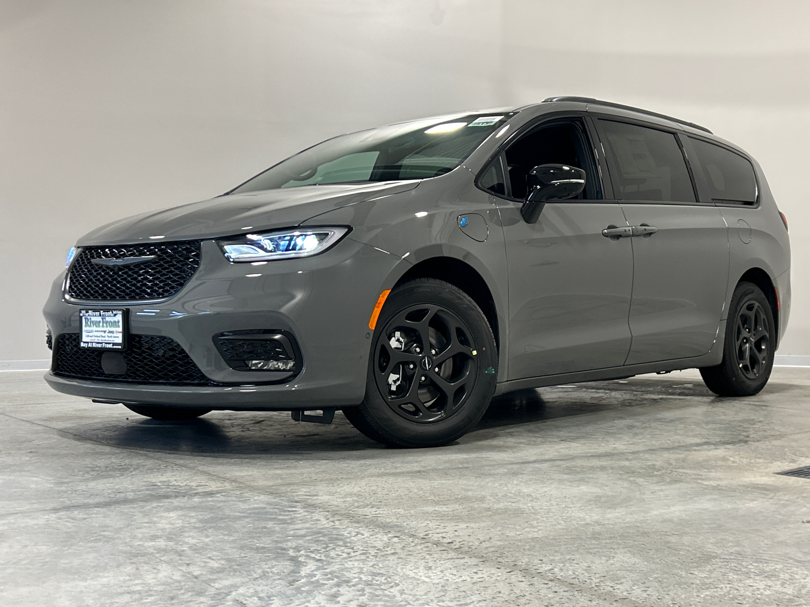 2025 Chrysler Pacifica Hybrid Select 1