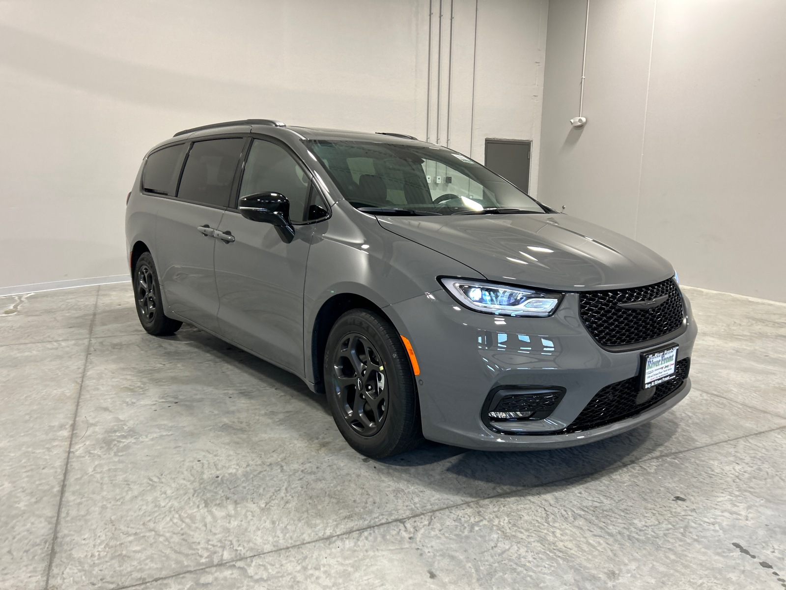 2025 Chrysler Pacifica Hybrid Select 4