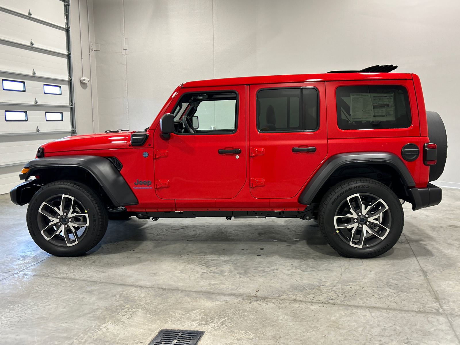 2025 Jeep Wrangler Sport S 4xe 9