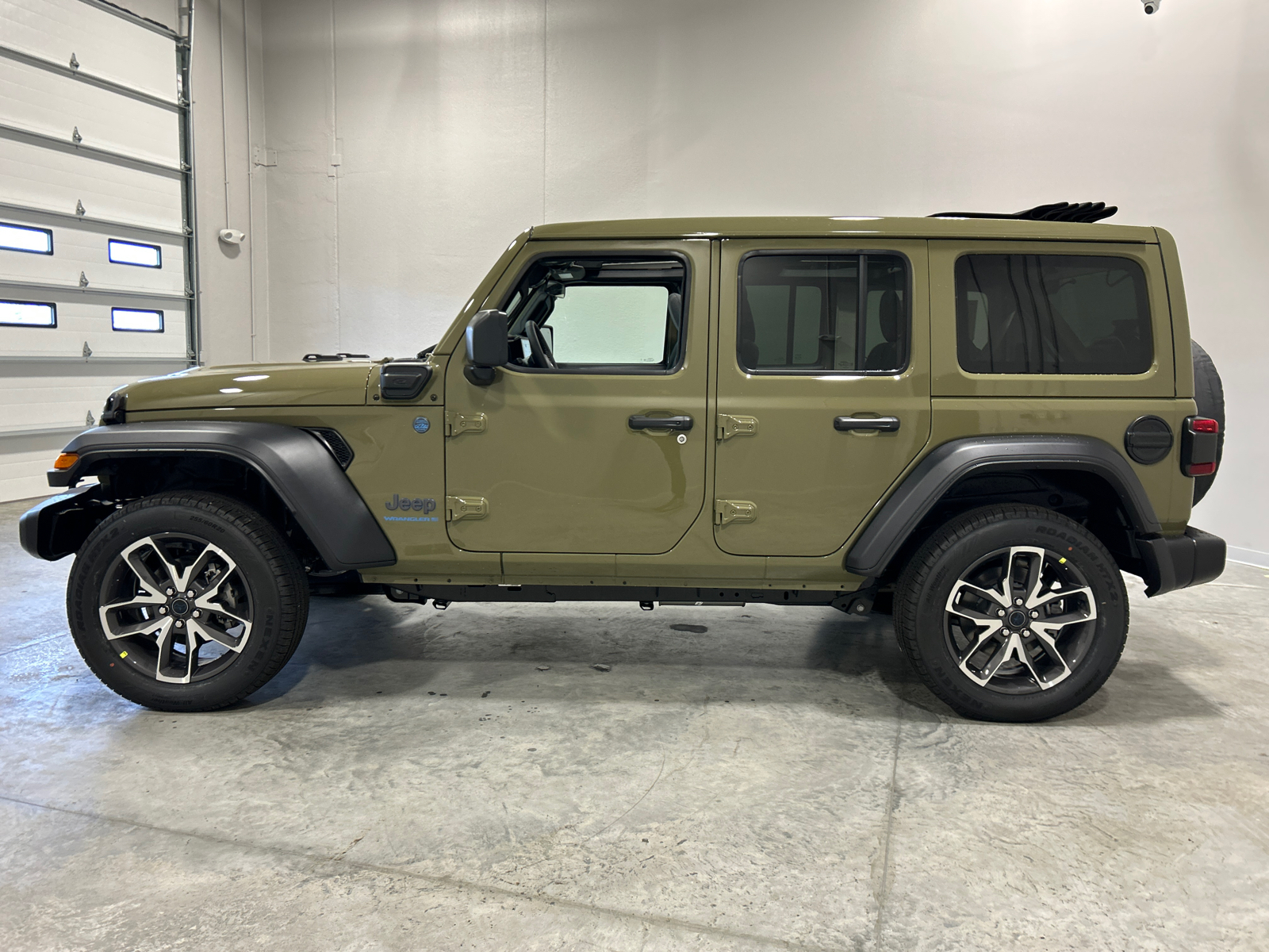 2025 Jeep Wrangler Sport S 4xe 9