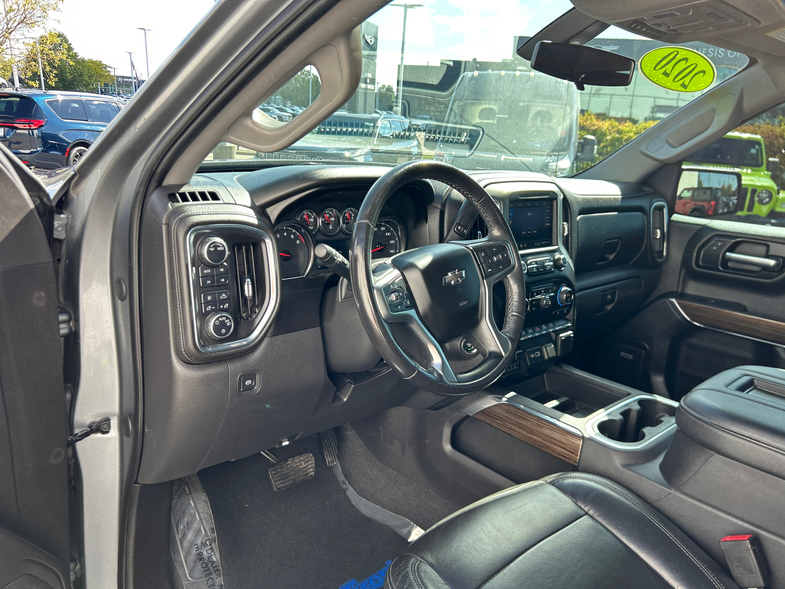 2020 Chevrolet Silverado 1500 RST 19