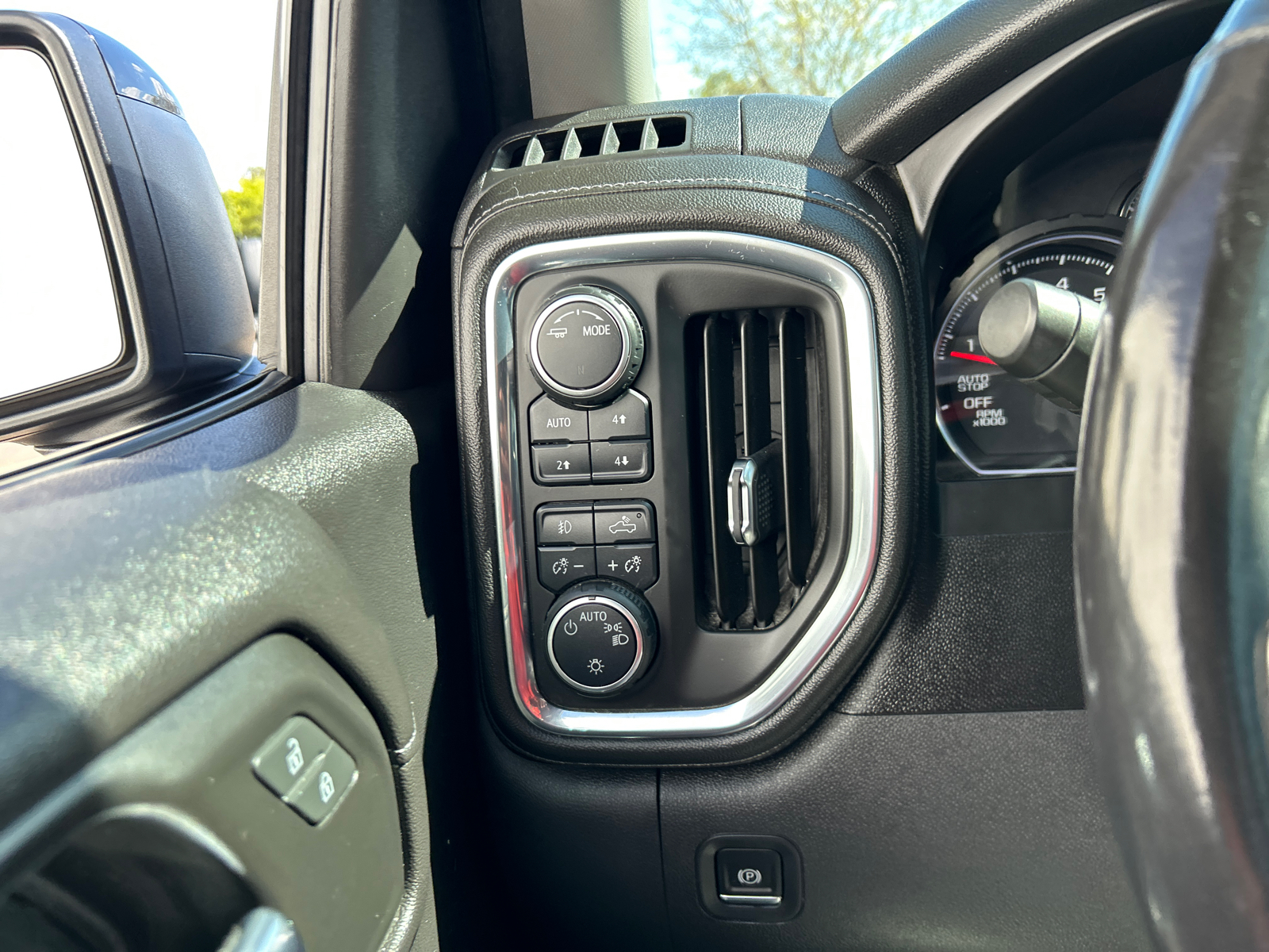 2020 Chevrolet Silverado 1500 RST 20