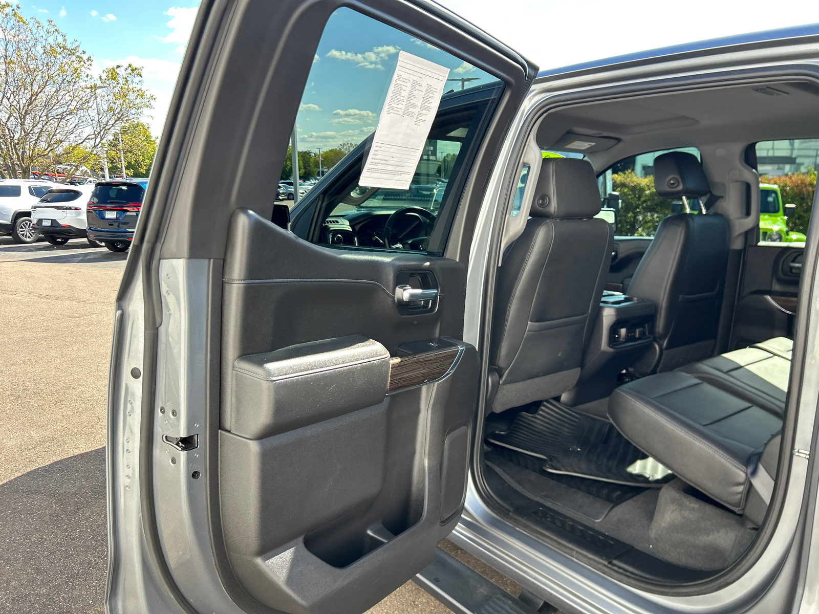 2020 Chevrolet Silverado 1500 RST 34