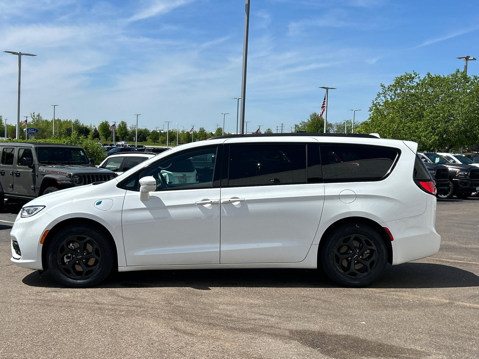 2021 Chrysler Pacifica Hybrid Limited 5