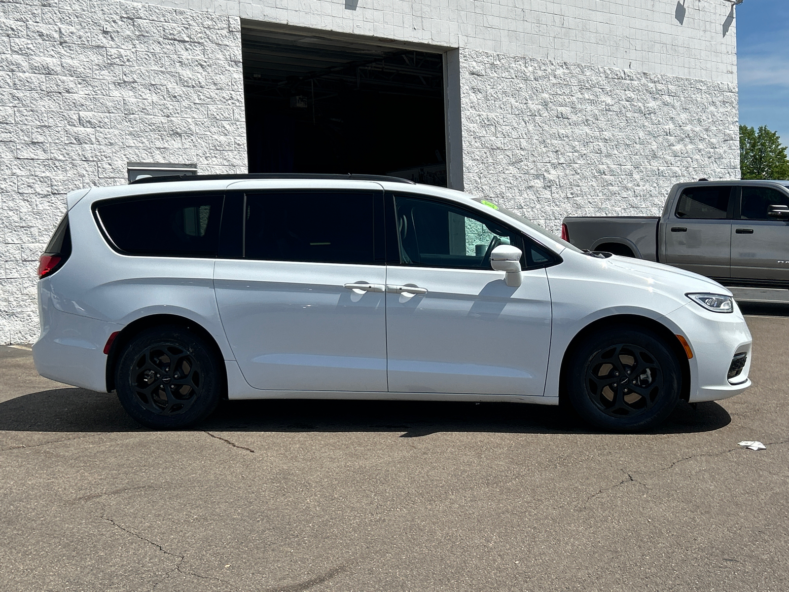 2021 Chrysler Pacifica Hybrid Limited 9