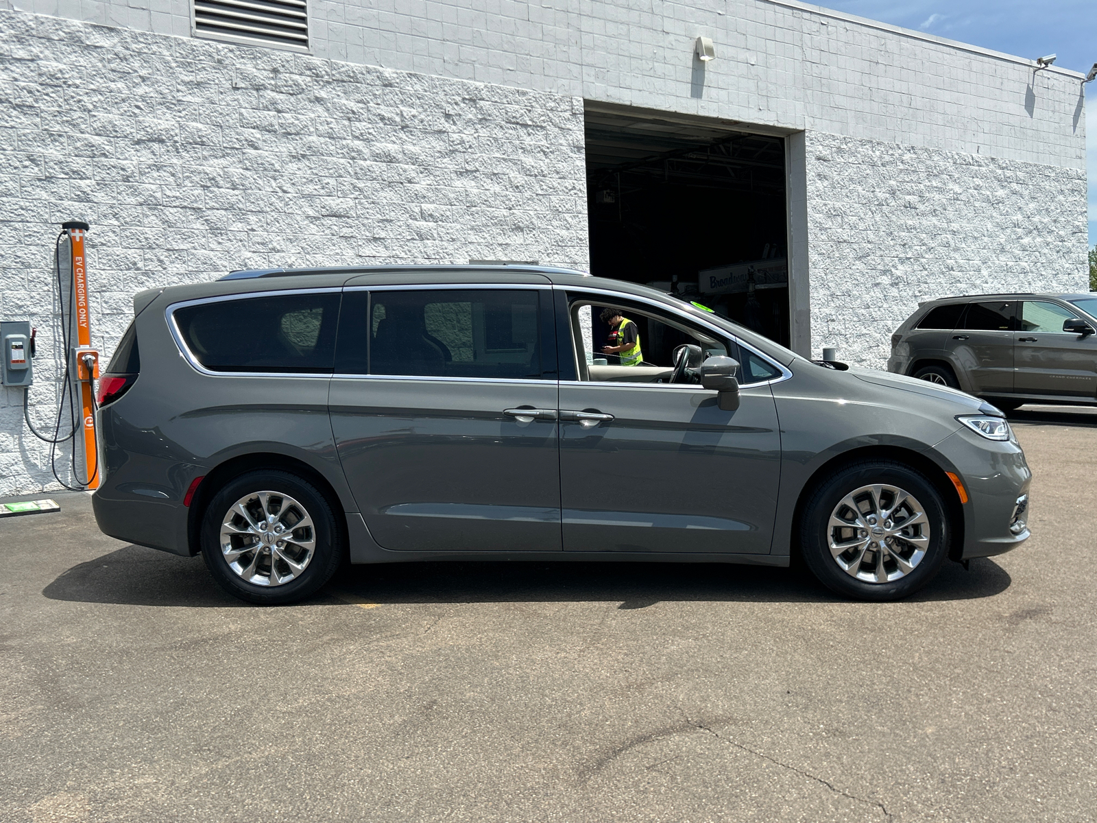 2021 Chrysler Pacifica Touring L 9