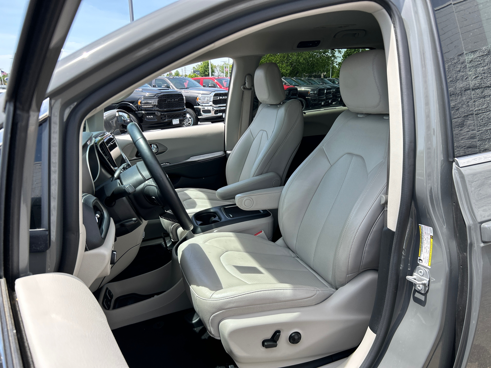 2021 Chrysler Pacifica Touring L 16