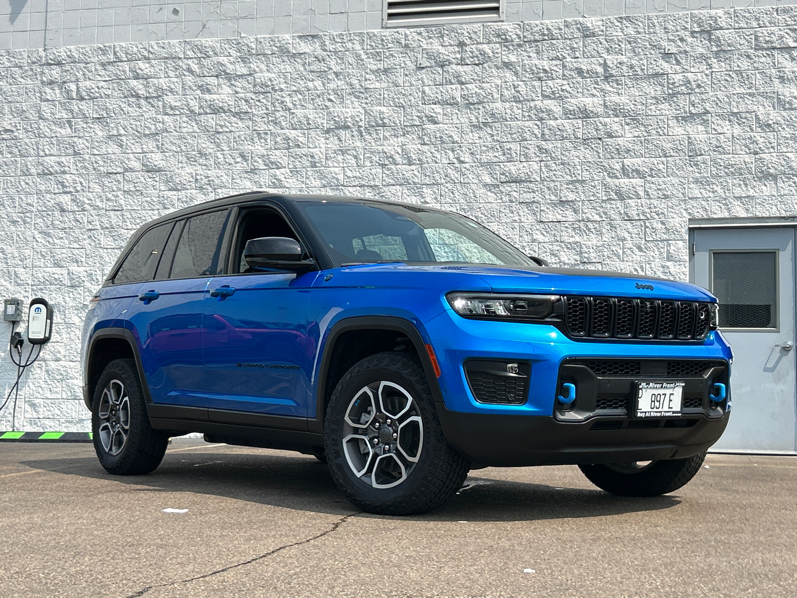 2022 Jeep Grand Cherokee 4xe Trailhawk 2