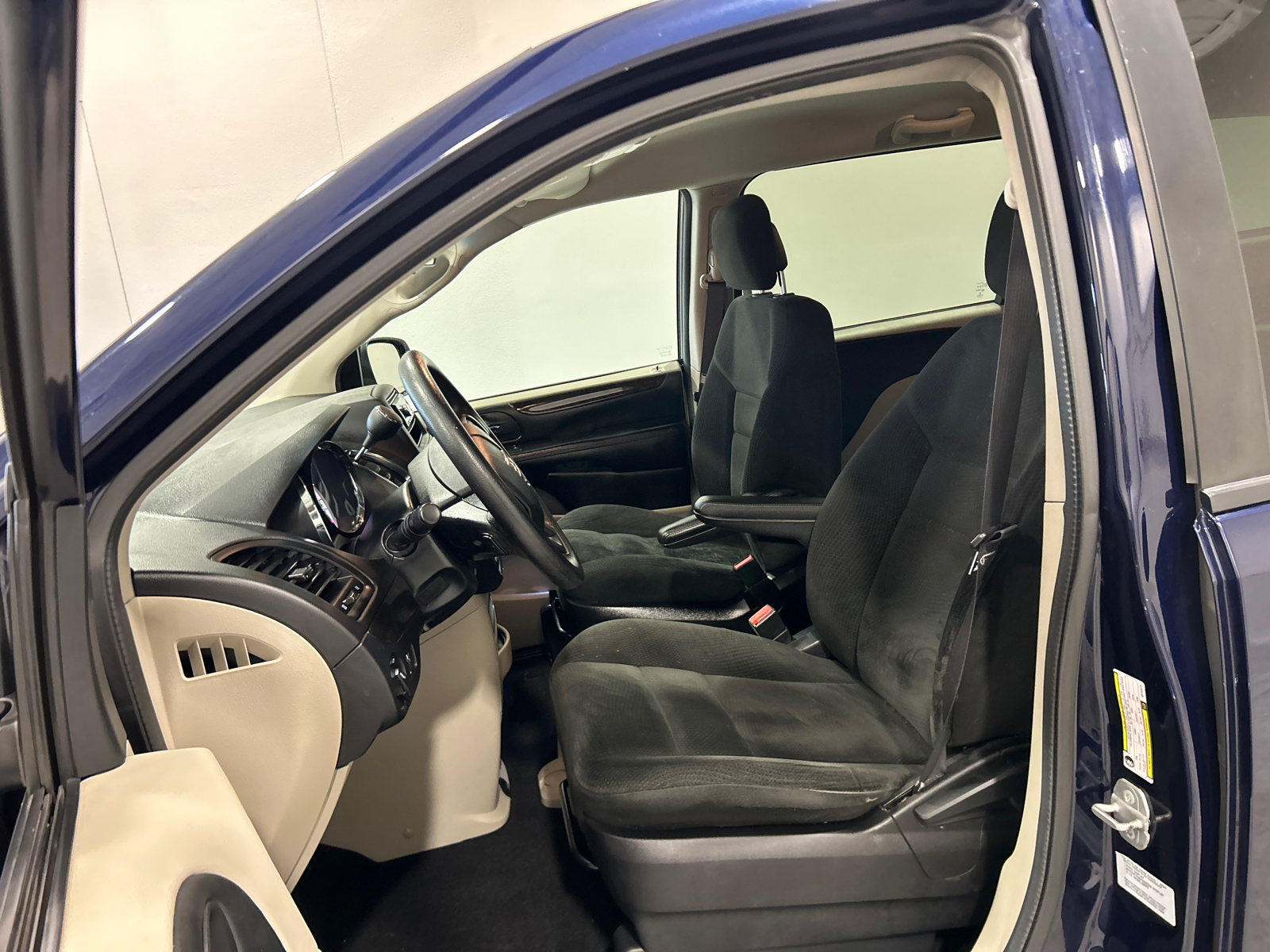 2016 Dodge Grand Caravan SE 16