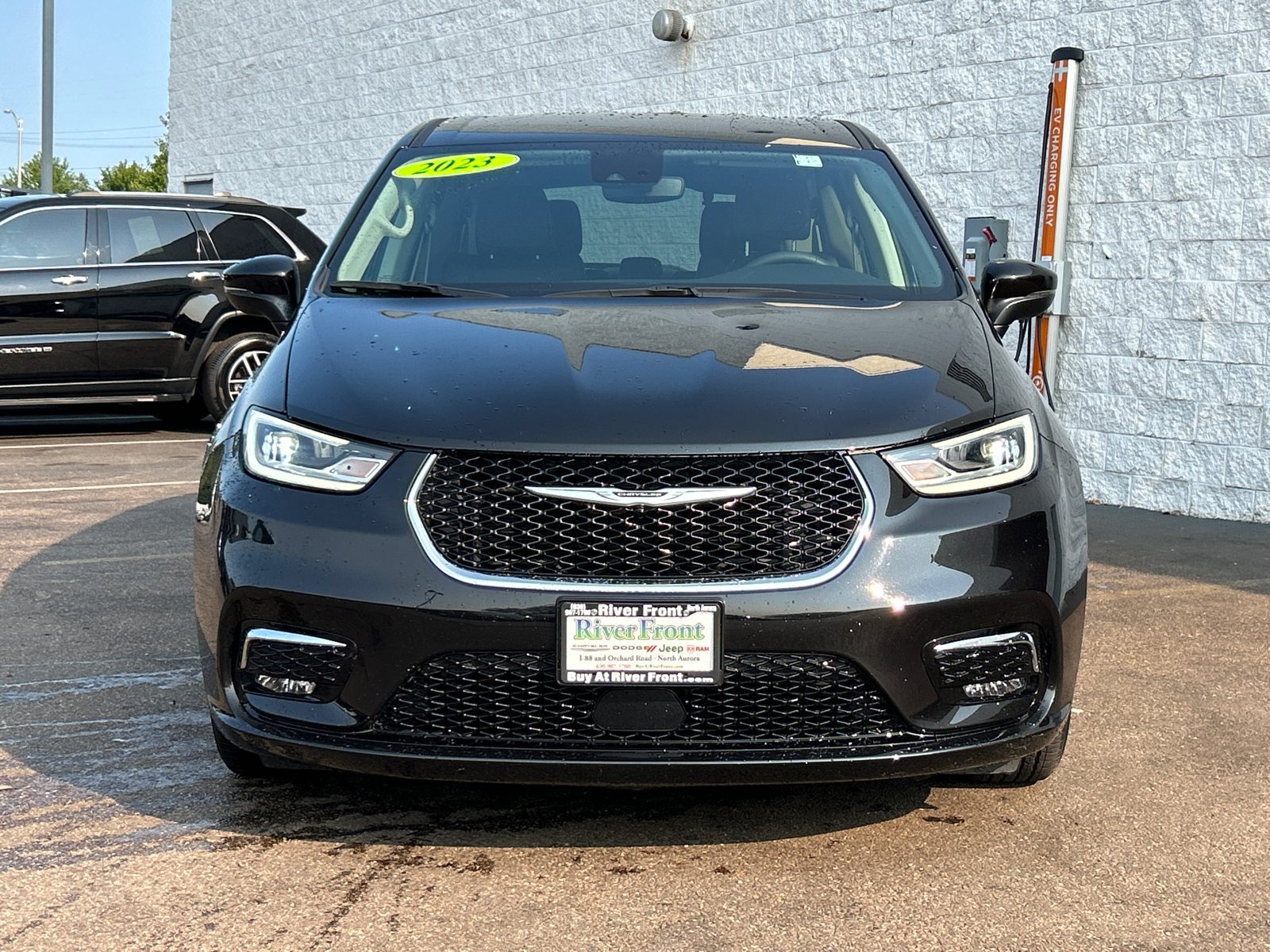 2023 Chrysler Pacifica Touring L 3