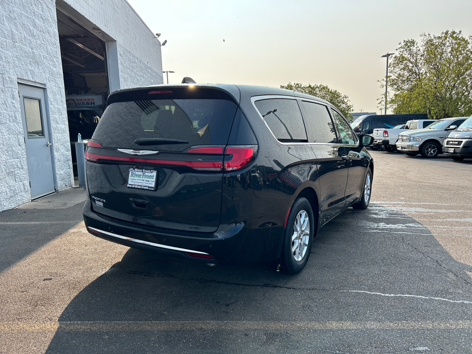 2023 Chrysler Pacifica Touring L 8