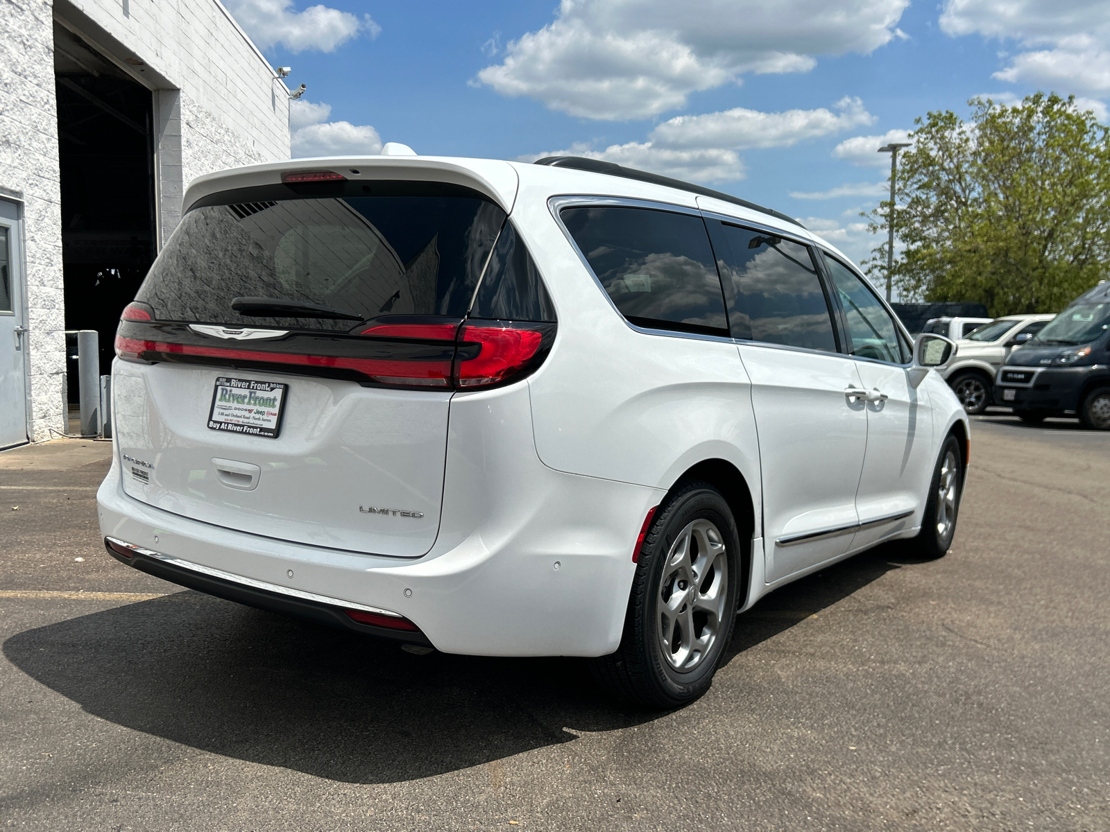 2022 Chrysler Pacifica Limited 8