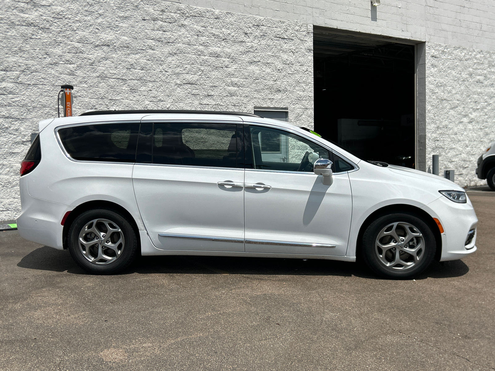 2022 Chrysler Pacifica Limited 9