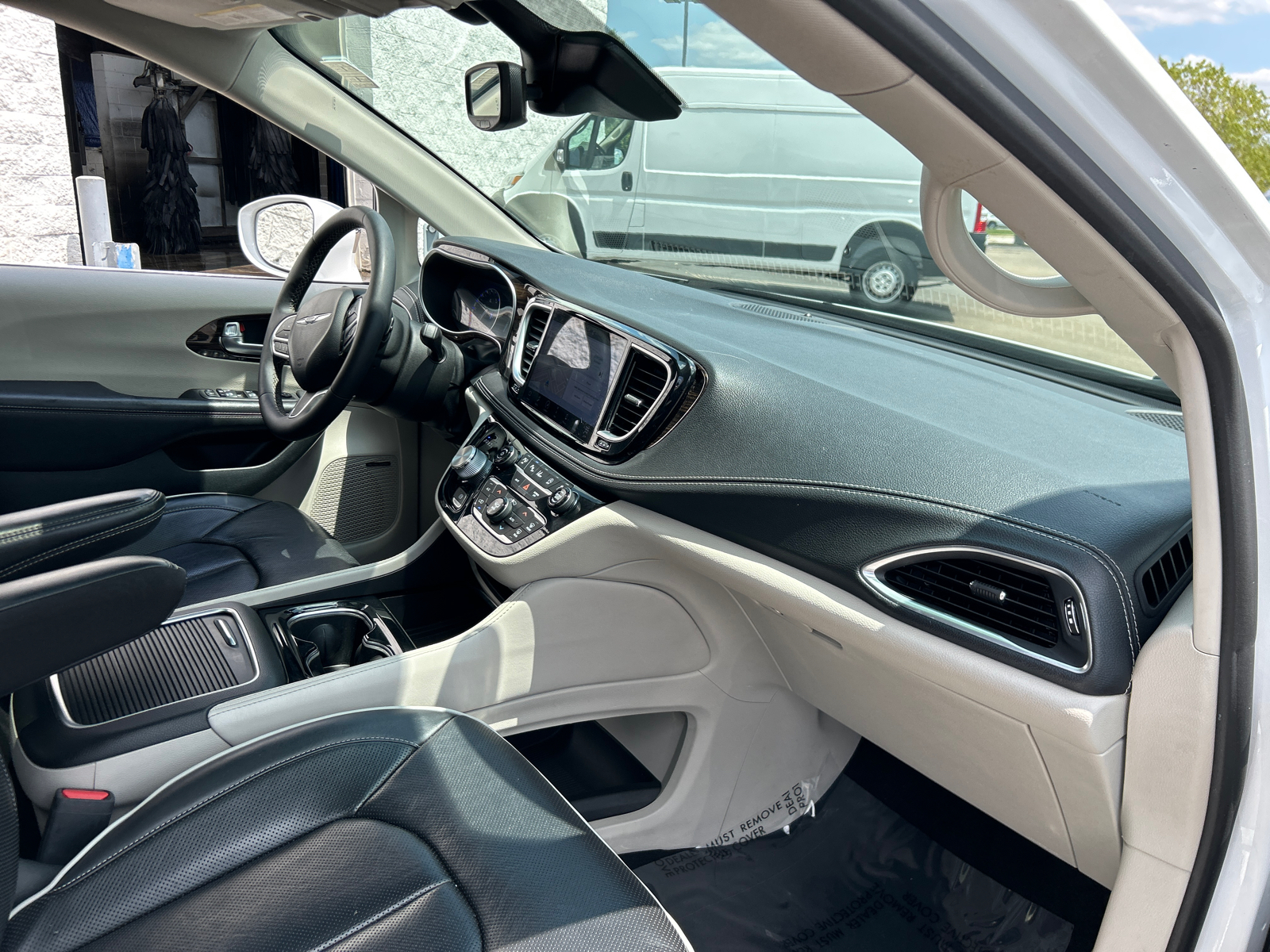 2022 Chrysler Pacifica Limited 39