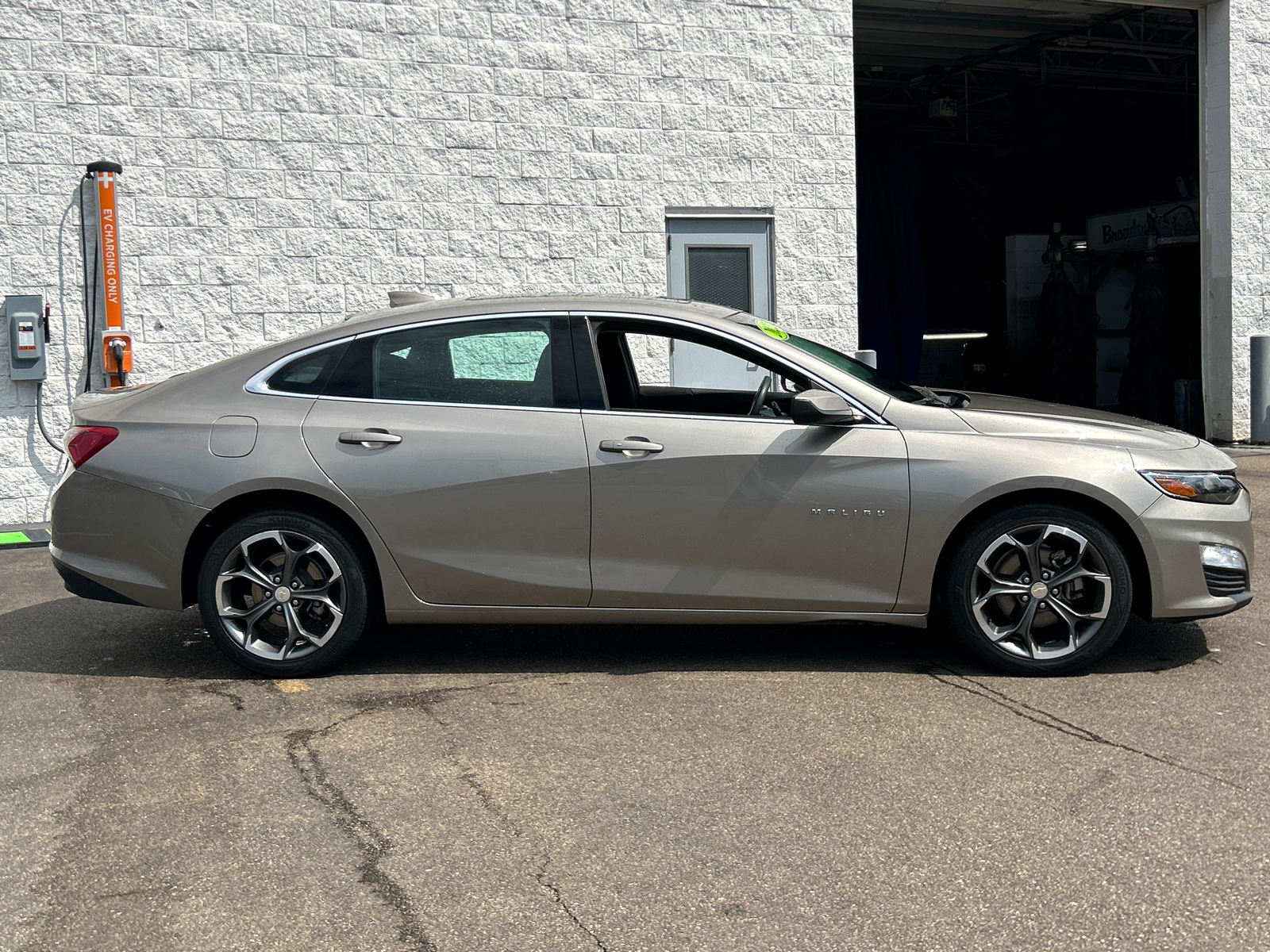 2022 Chevrolet Malibu LT 9