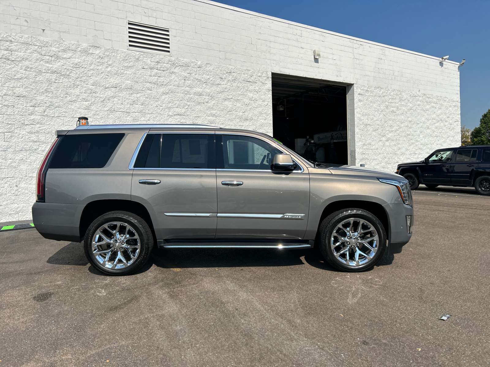 2019 Cadillac Escalade Premium Luxury 9