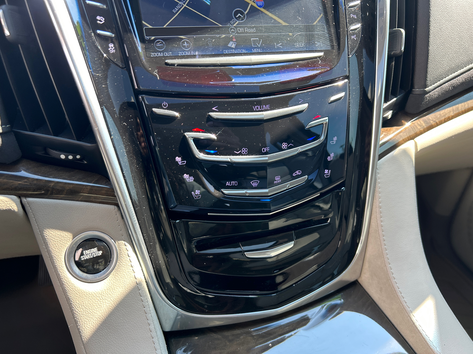 2019 Cadillac Escalade Premium Luxury 29