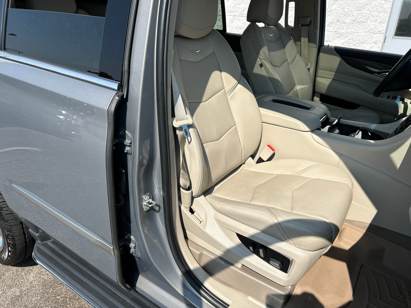 2019 Cadillac Escalade Premium Luxury 41