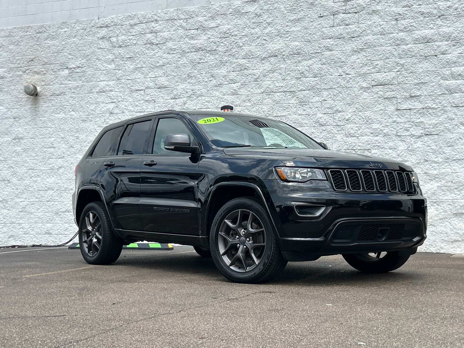 2021 Jeep Grand Cherokee 80th Anniversary Edition 1