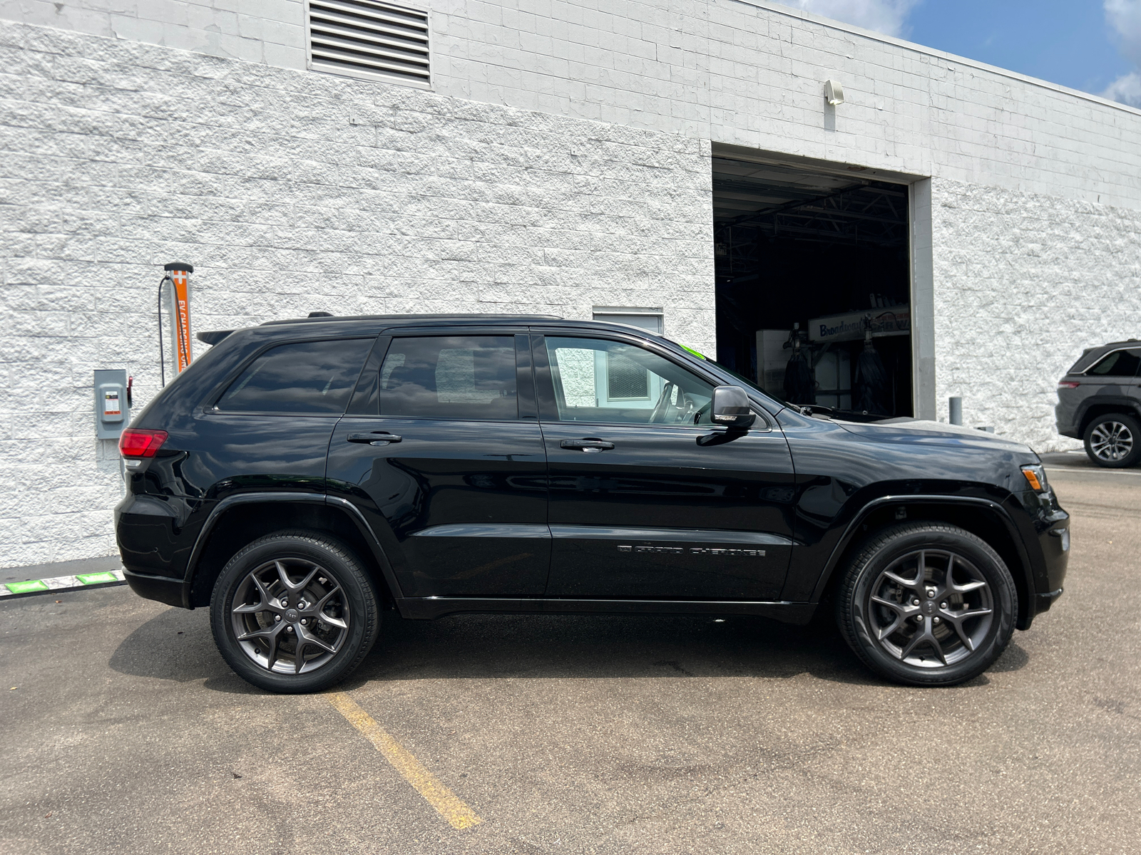 2021 Jeep Grand Cherokee 80th Anniversary Edition 9