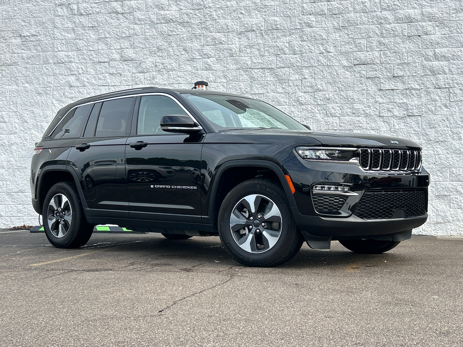 2022 Jeep Grand Cherokee Base 4xe 1