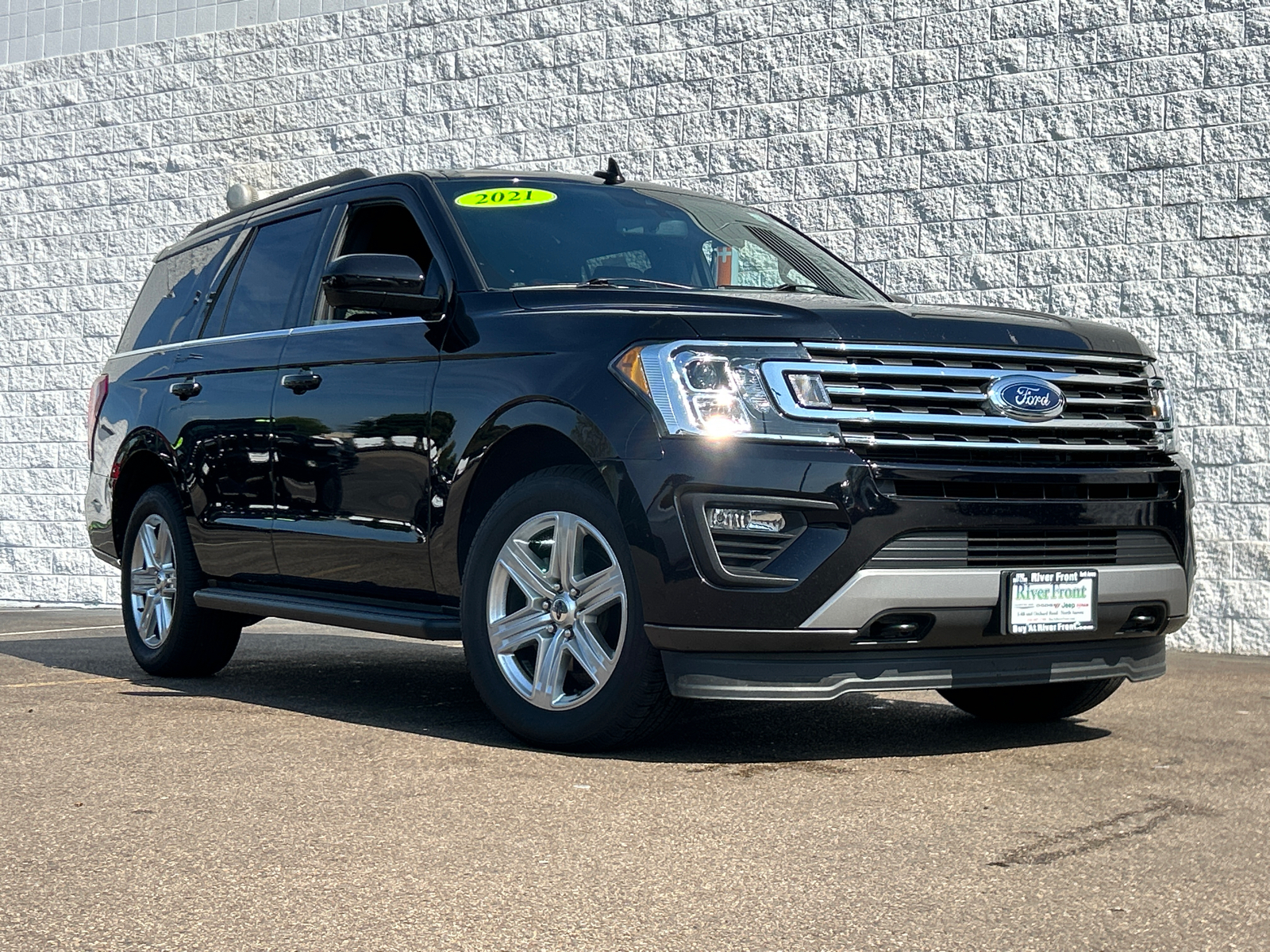 2021 Ford Expedition XLT 1