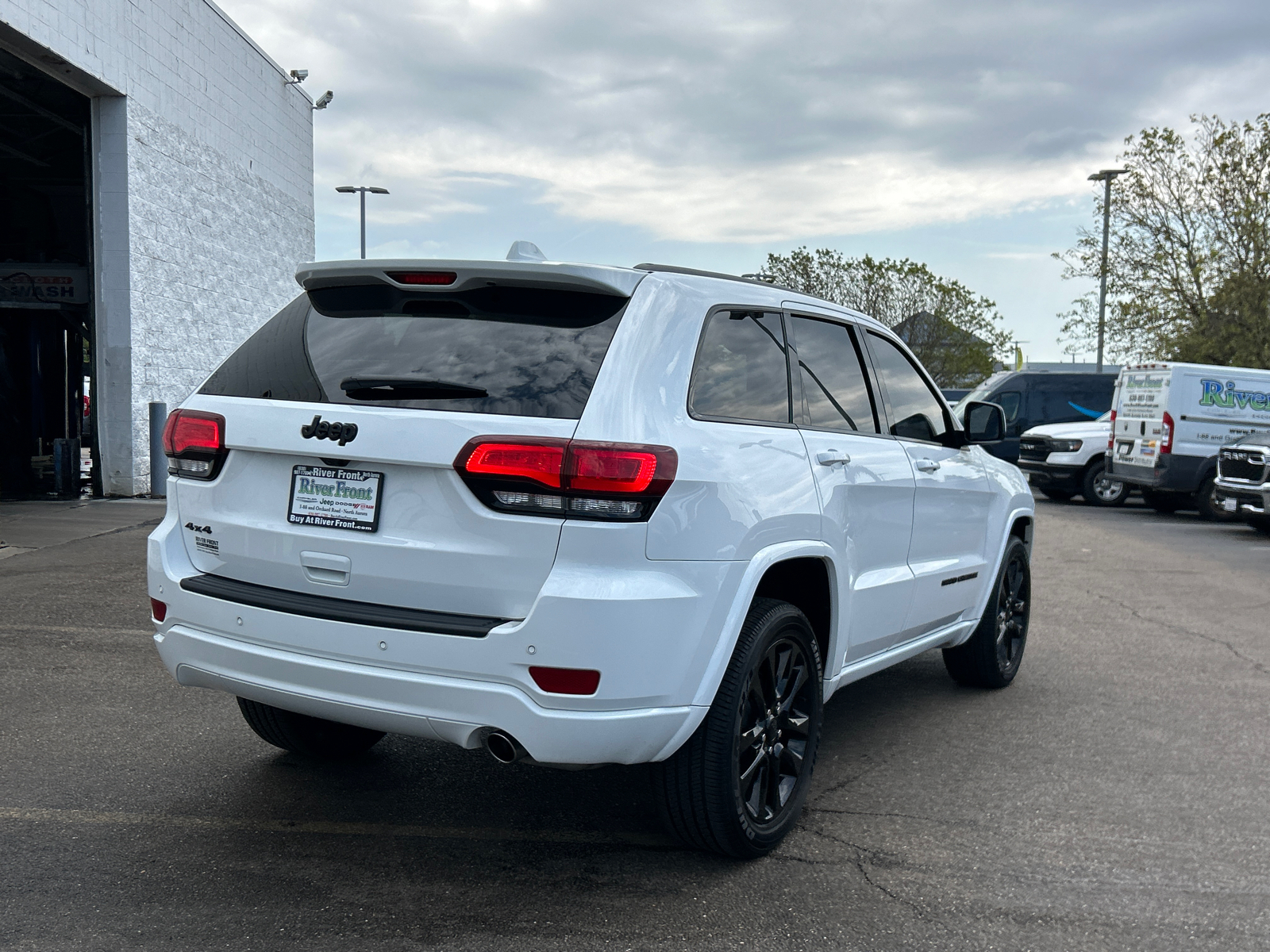 2021 Jeep Grand Cherokee Laredo X 8