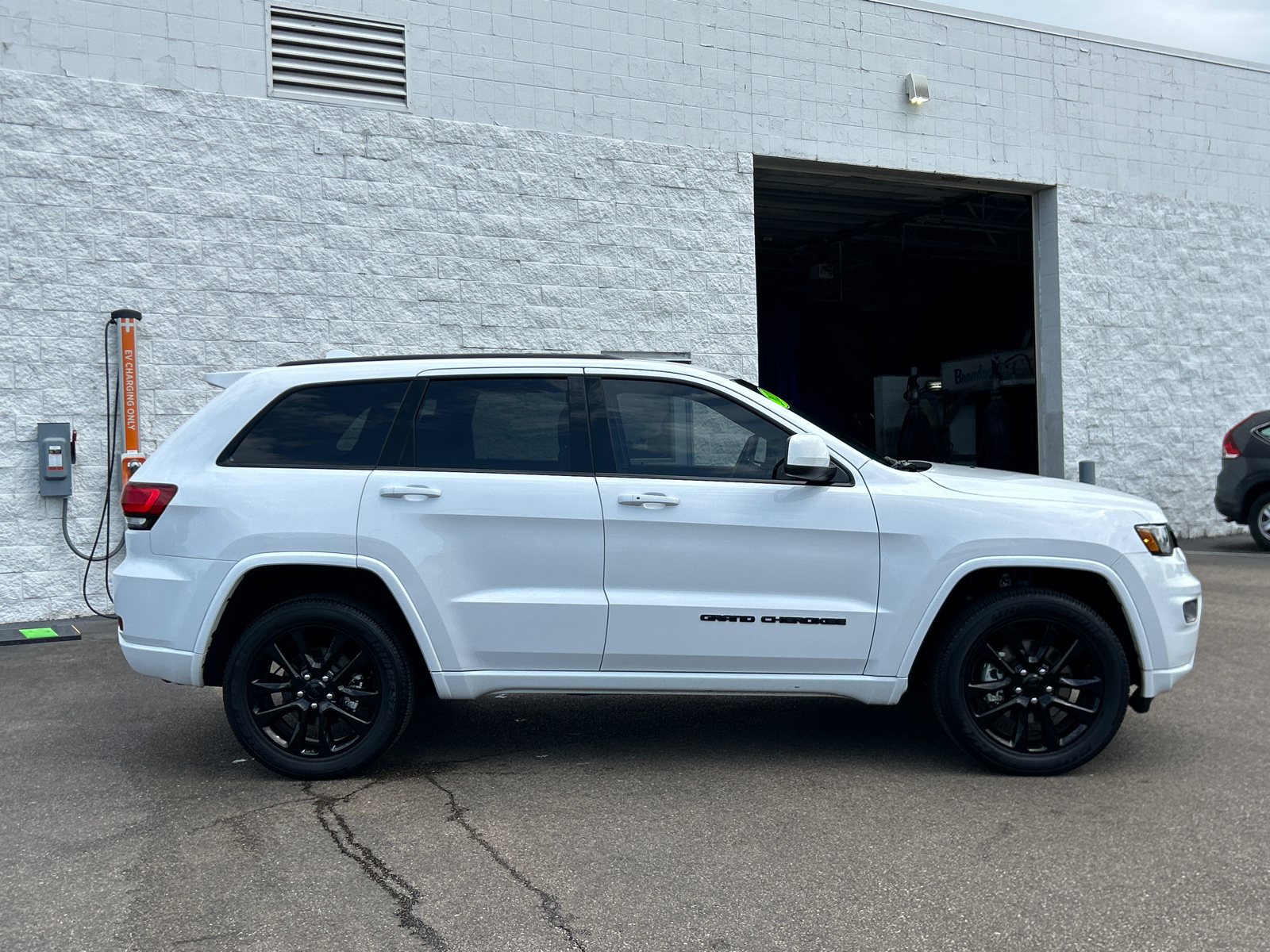 2021 Jeep Grand Cherokee Laredo X 9