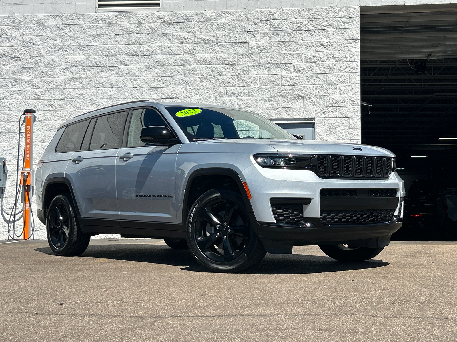 2023 Jeep Grand Cherokee L Altitude 1