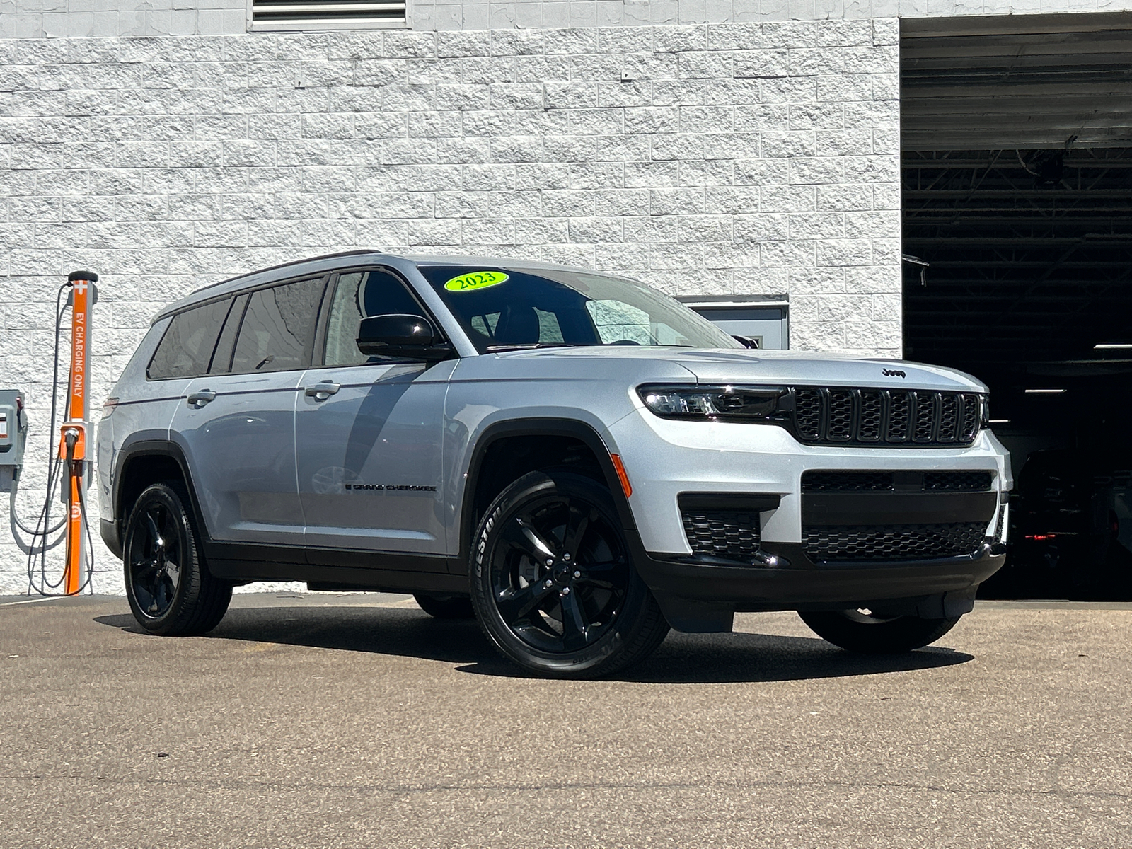 2023 Jeep Grand Cherokee L Altitude 2