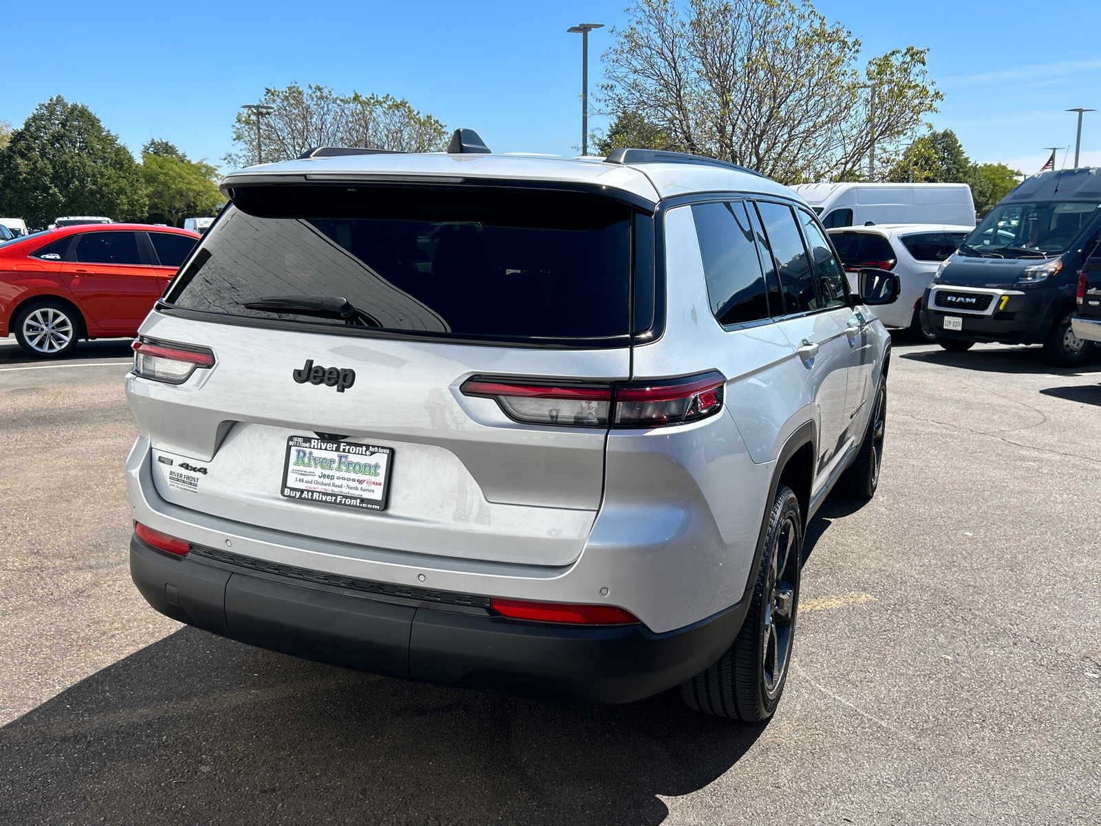 2023 Jeep Grand Cherokee L Altitude 8