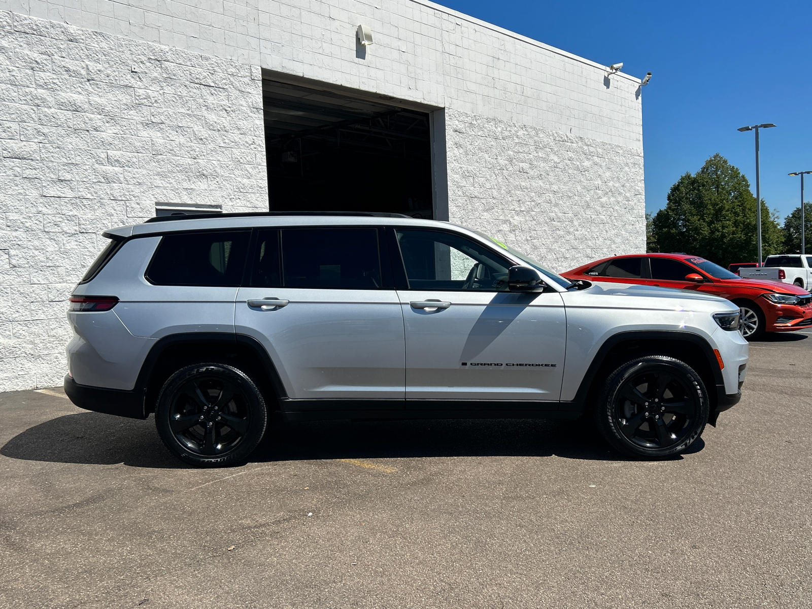 2023 Jeep Grand Cherokee L Altitude 9