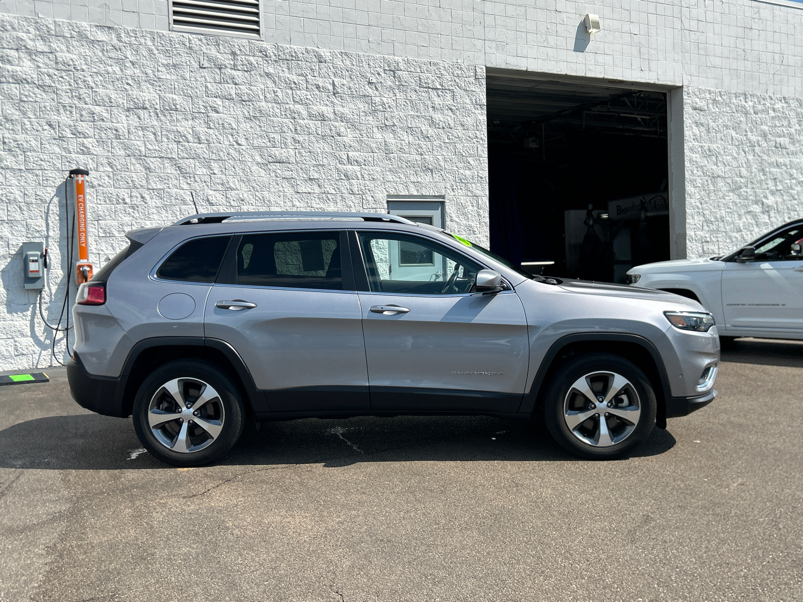 2021 Jeep Cherokee Limited 9