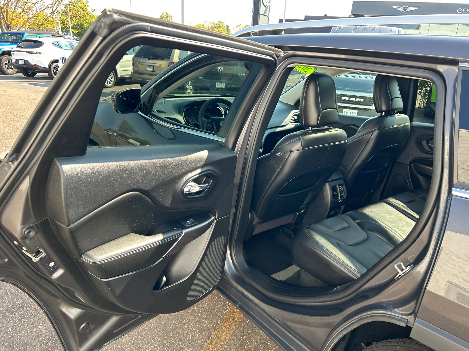 2021 Jeep Cherokee Limited 33