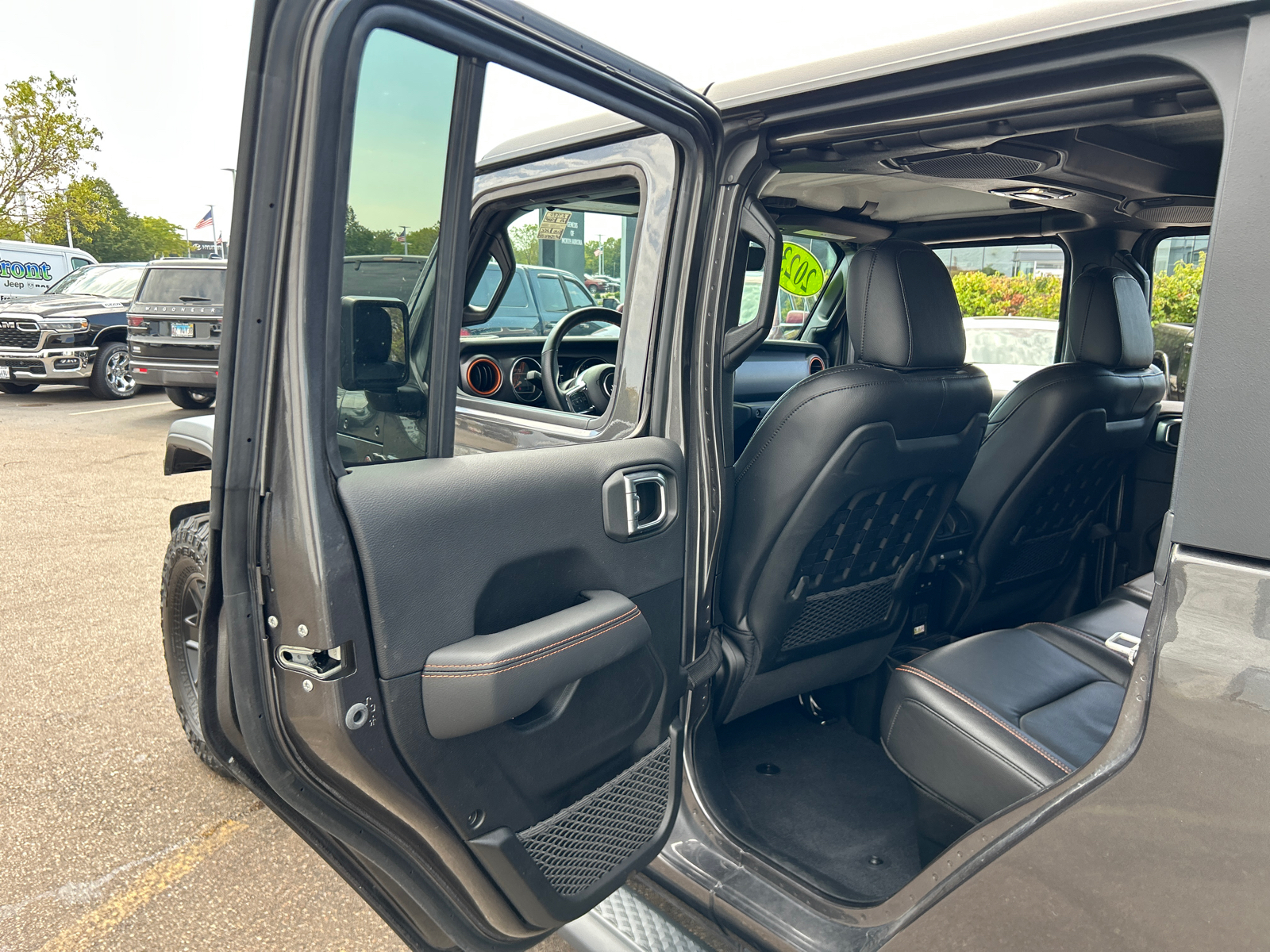 2023 Jeep Gladiator Mojave 32