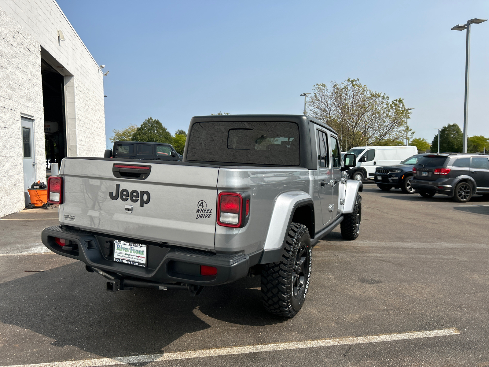 2021 Jeep Gladiator Sport 8