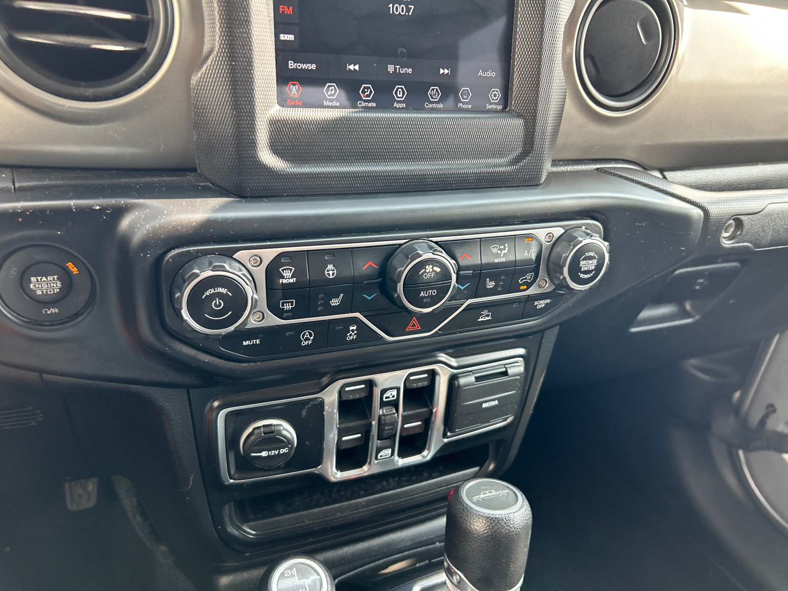 2021 Jeep Gladiator Sport 26