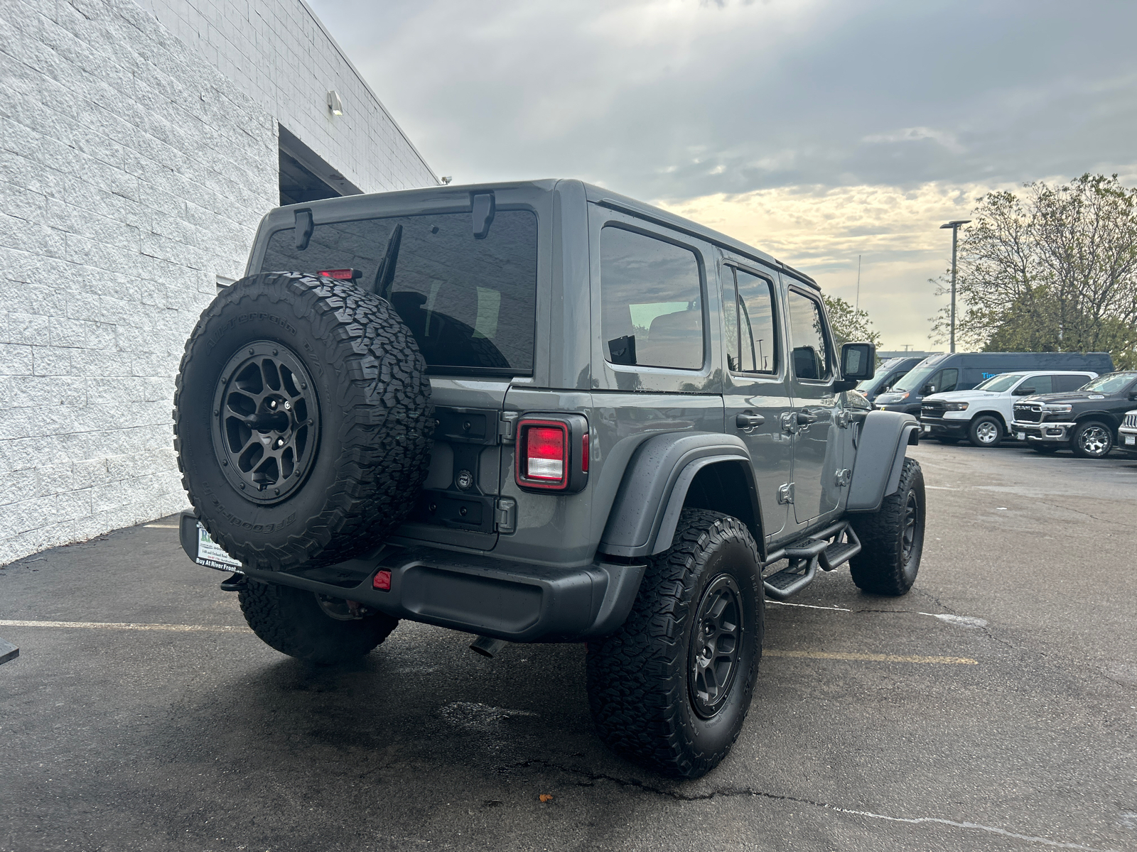 2023 Jeep Wrangler High Tide 8