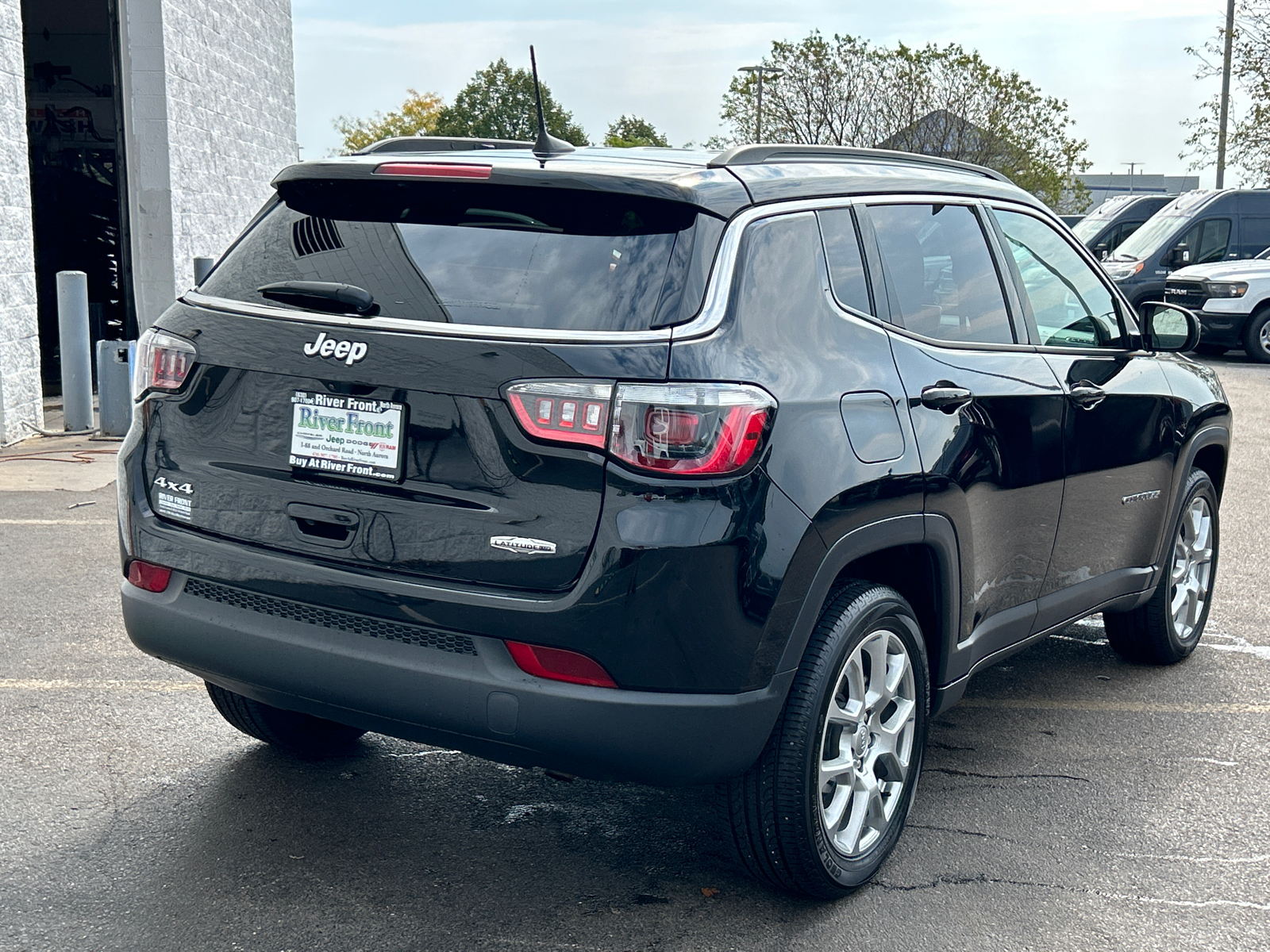 2022 Jeep Compass Latitude Lux 8