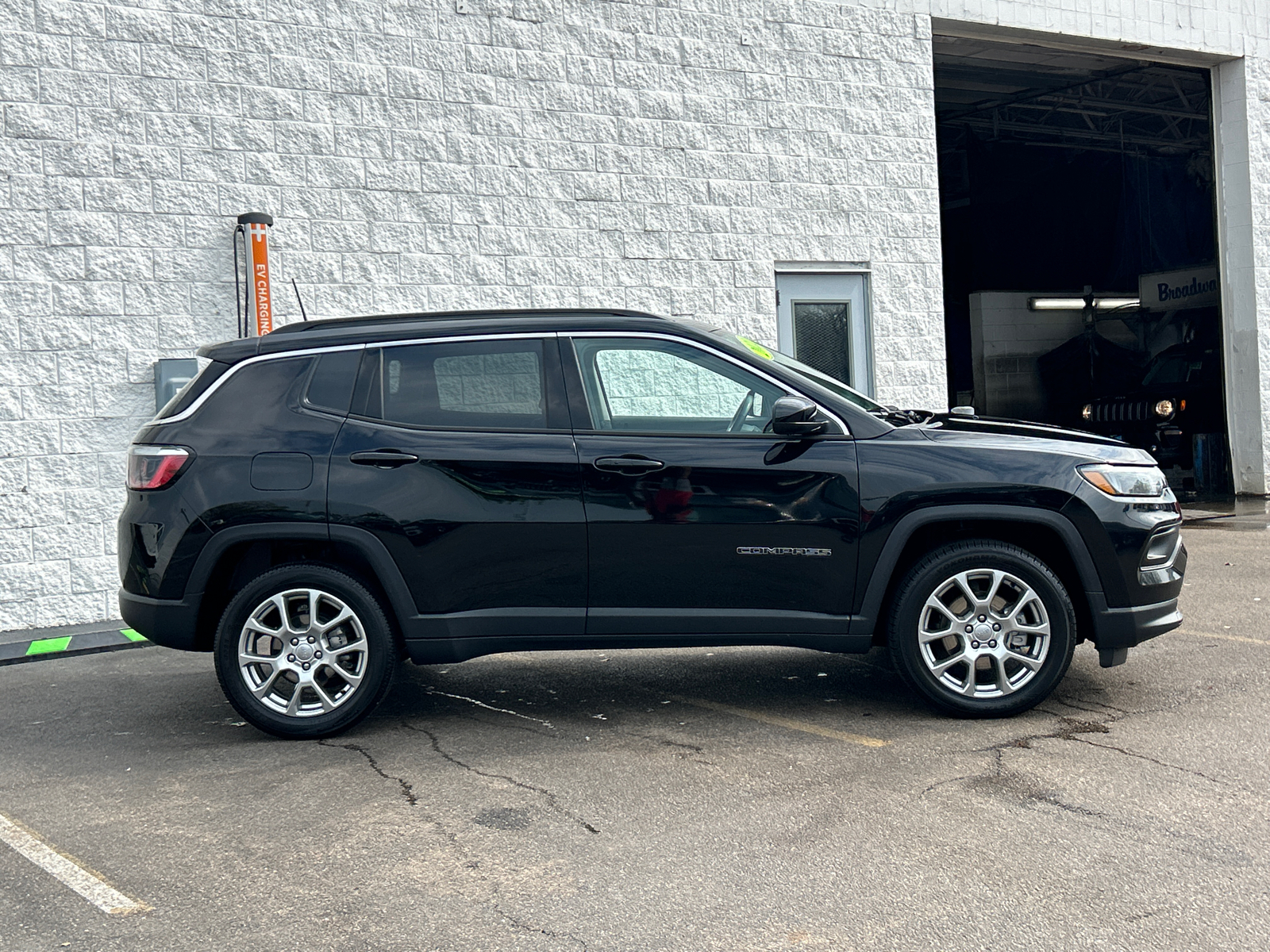 2022 Jeep Compass Latitude Lux 9